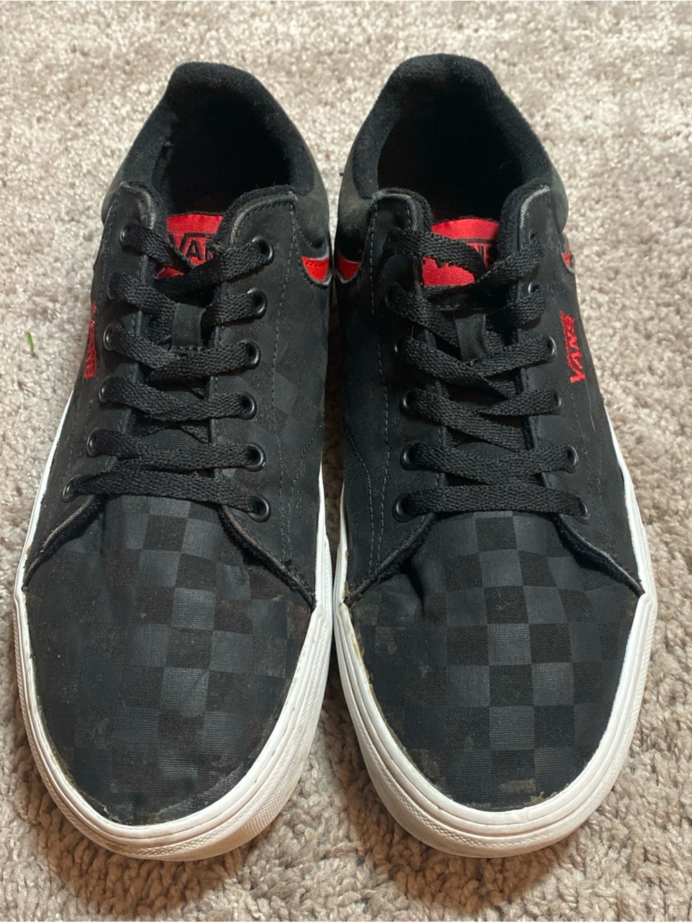 Vans off the wall Men's Black Checkerboard Low-Top Sneakers with Red size 10.5 M